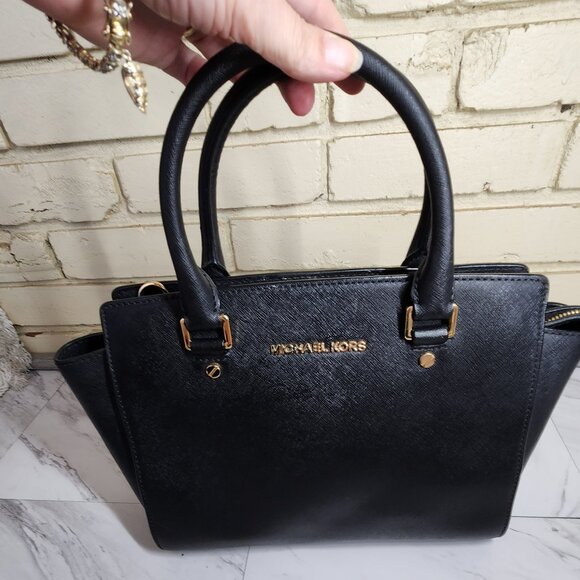 Like New Michael Kors Jet Set Medium Sized Leather Handbag Tote Purse - Picture 2 of 11